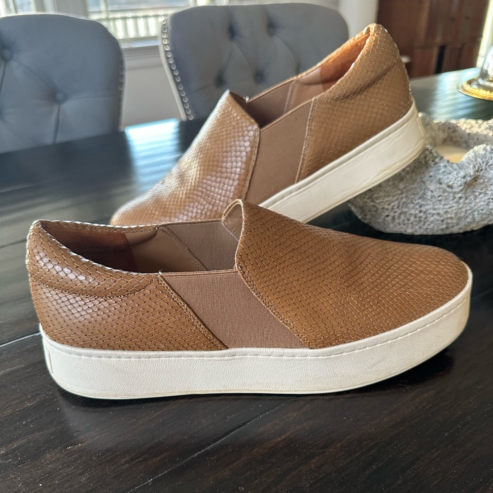 Vince Warren slip on sneakers